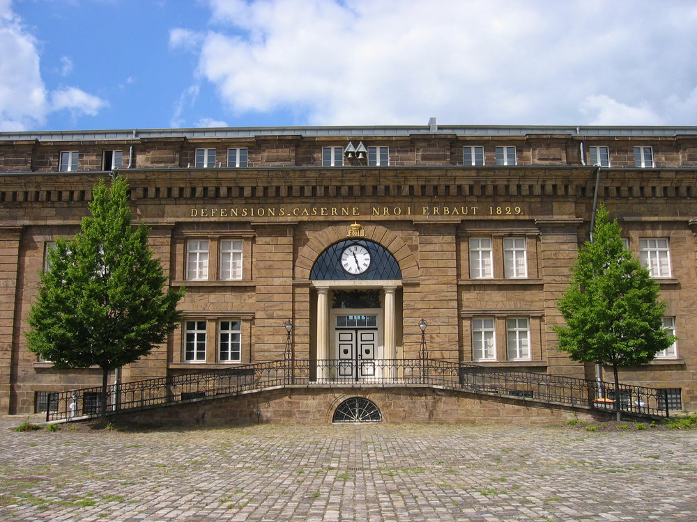 In der Defensionskaserne auf dem Simeonsplatz ist das LWL-Preußenmuseum untergebracht, dessen Dauerausstellung zurzeit überarbeitet wird. Foto: Amtage