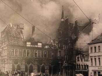 Im März 1945 war das Rathaus in Minden durch alliierte Bomber zerstört worden.